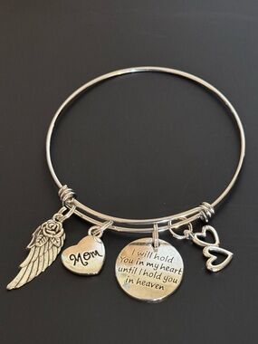 Silver Charm Memorial Bangle Bracelet - 'Mom' Heart & Wing